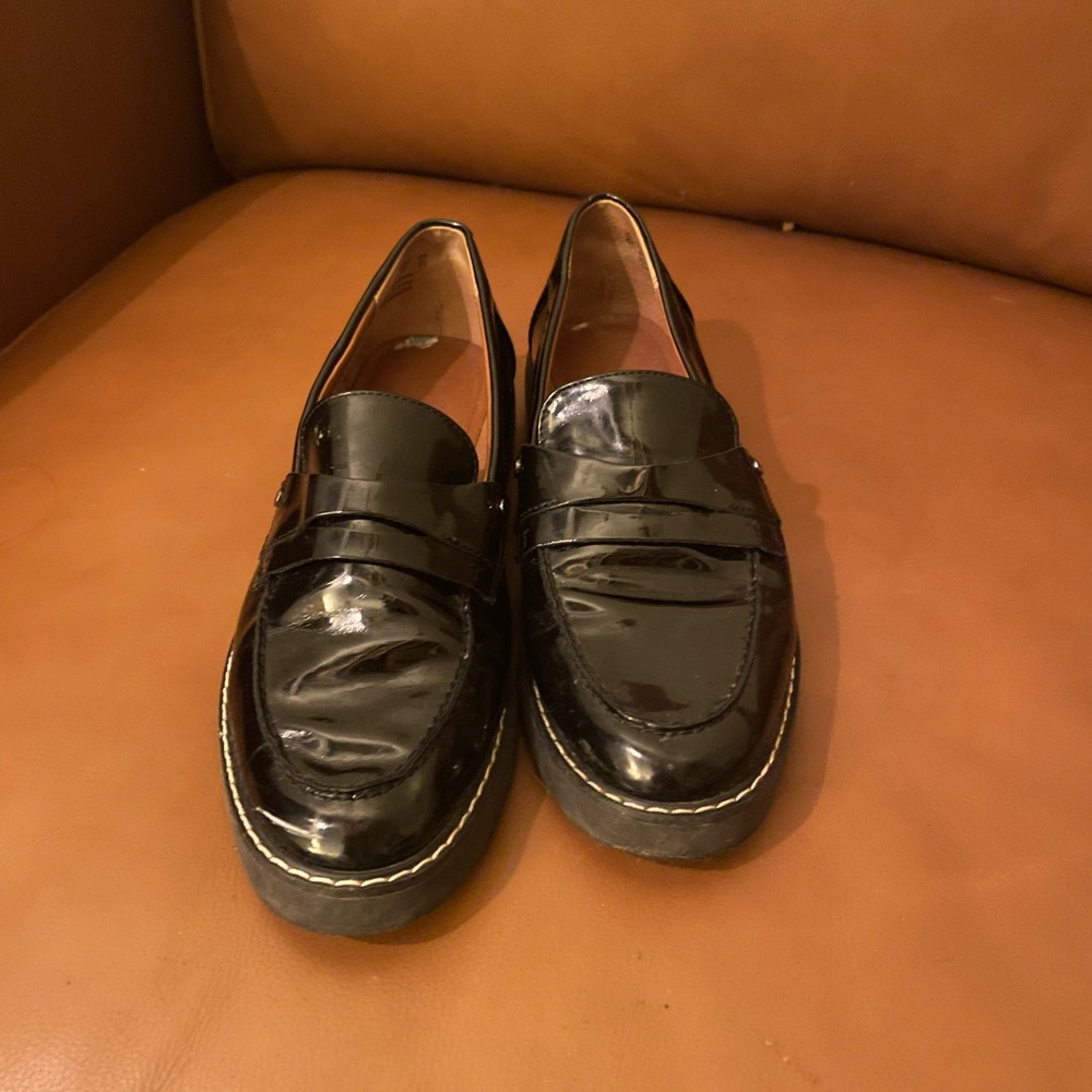 Dress shoes